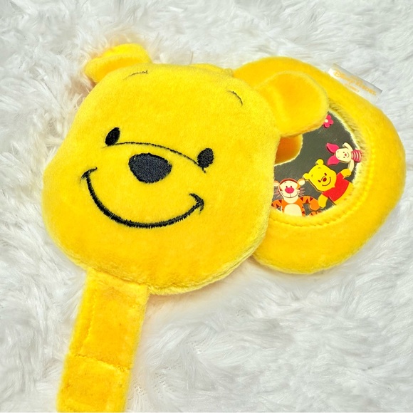Authentic Winnie the Pooh plush compact mirror Tokyo Disney Resort Japan pouch - Picture 1 of 4